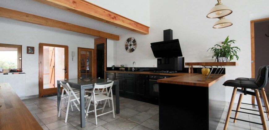 Maison T6 de 200 m2 sur 2625m2 de terrain